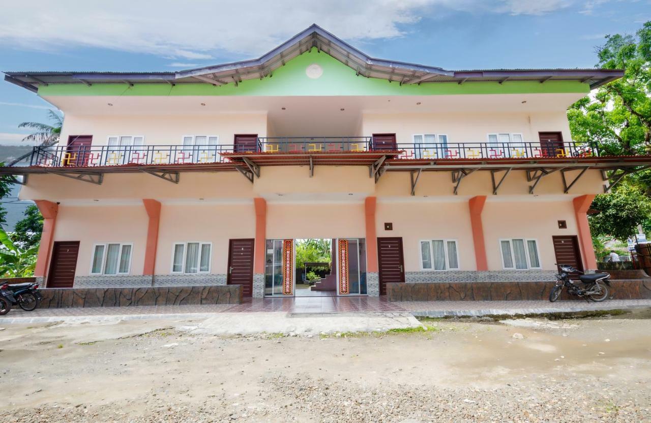 Mega Nasional Seaview Hotel Gunungsitoli Exterior foto
